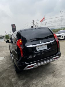pajero glx 4x4 manual hitam tampak depan belakang samping dalam