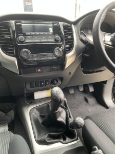 pajero glx 4x4 manual hitam tampak depan belakang samping dalam