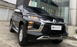 pajero glx 4x4 manual hitam tampak depan belakang samping dalam